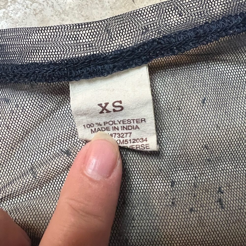 Very Delicate and Pretty Mesh Cropped Top Size XS - Picture 5 of 5